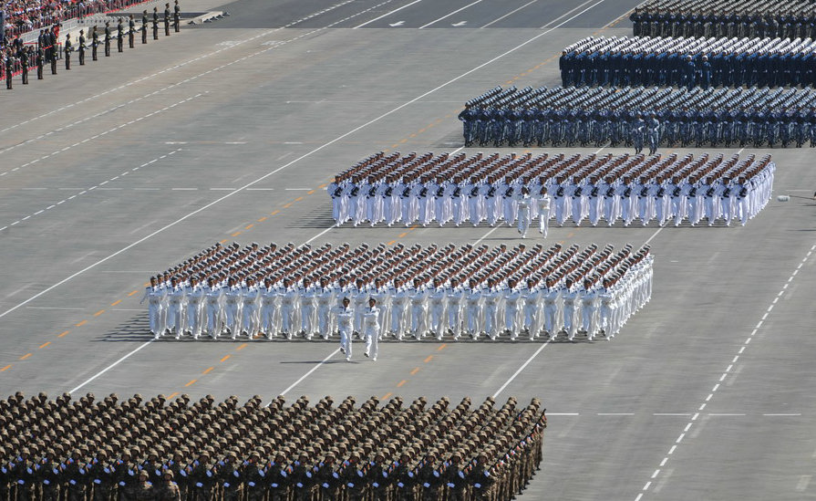 1984年,第十二次国庆阅兵,受阅部队的武器装备全部是国产现代化